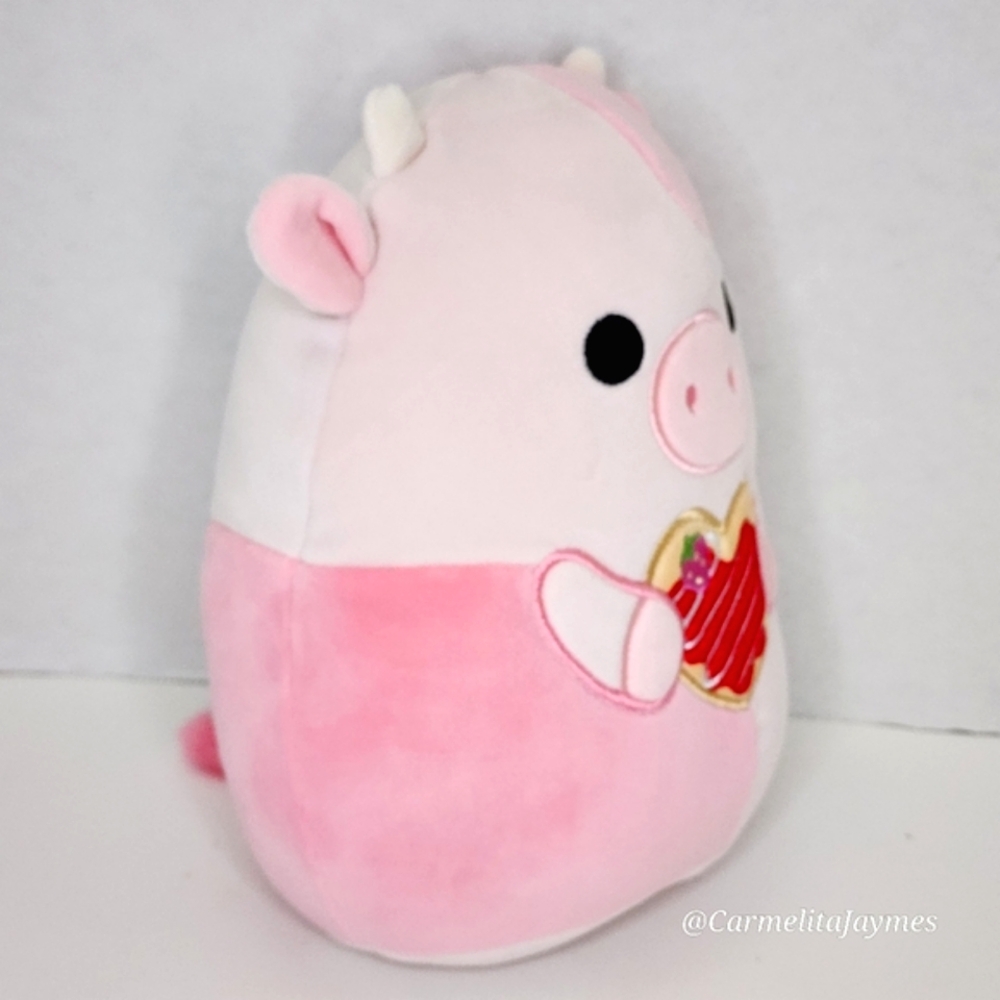 ❤️ RESHMA 🐮 Pink Cow w Heart Cookie &🩷on Back Valentine 2025 Squishmallow NWT - Picture 6 of 8